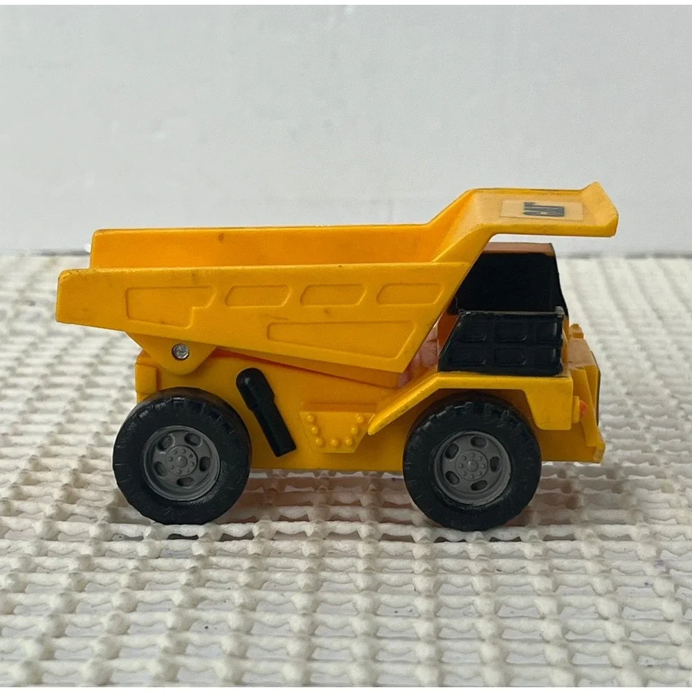 Vintage Plastic Caterpillar-CAT Diesel Power‎ Yellow Construction Dump Truck